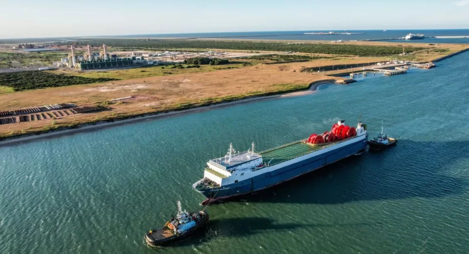 Porto do Açu firma acordo para estudo de megaprojeto de datacenters