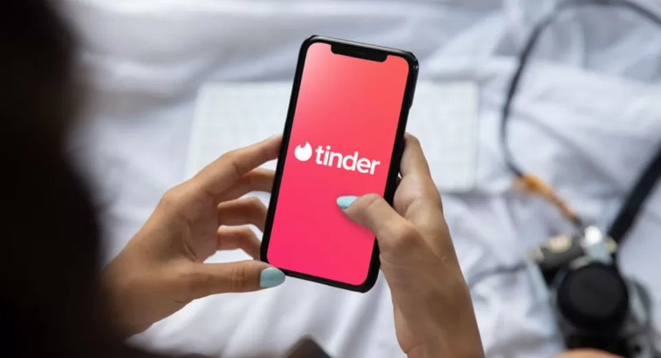 Tinder disponibiliza recurso de segurança "Compartilhar Meu Date" para todos os usuários no Brasil