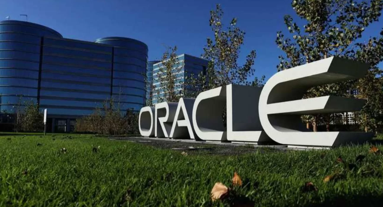 Oracle lança fluxos de trabalho orientados por IA para automatizar ciclo de vida do atendimento ao cliente