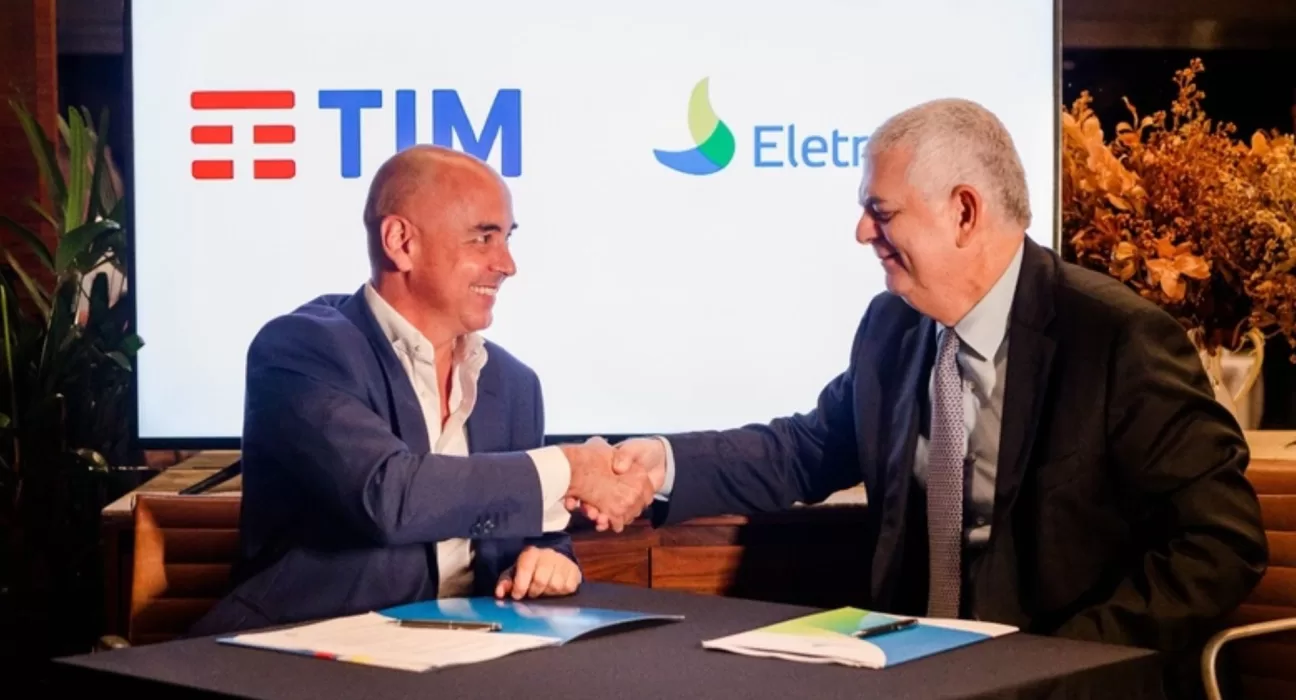 Eletrobras e TIM firmam parceria para comercialização de energia elétrica