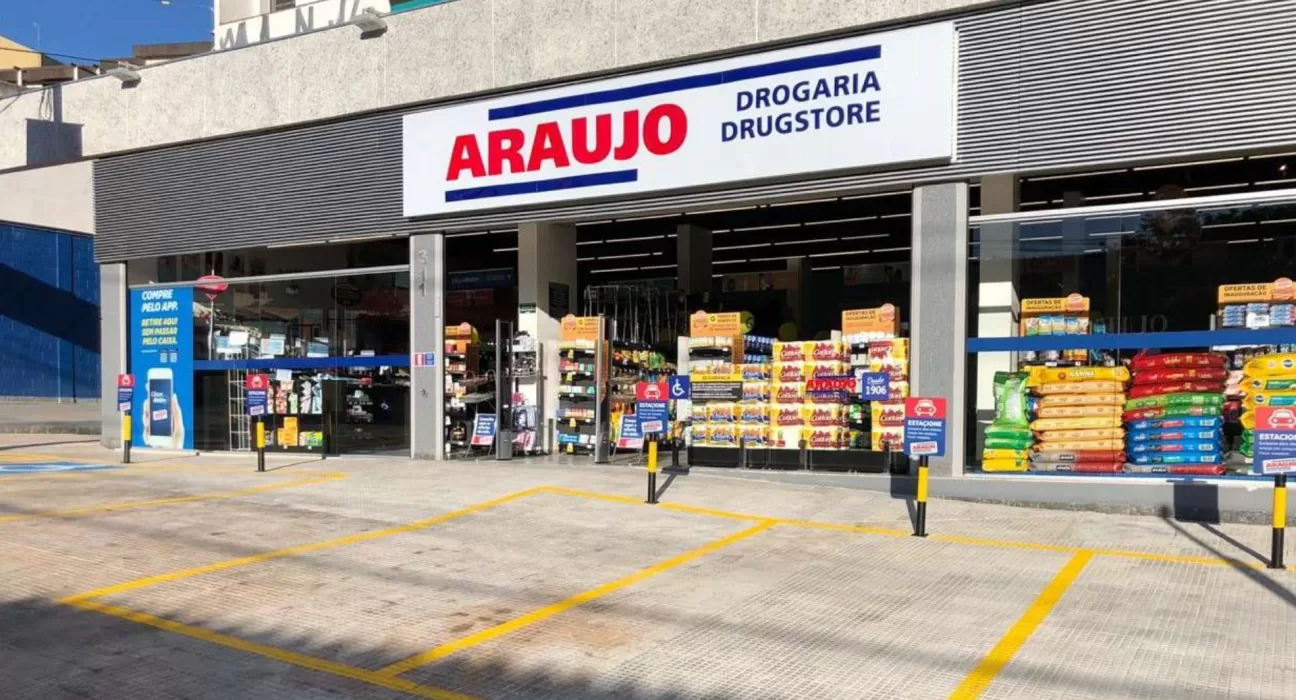 Drogaria Araujo reduz custos em 25% com segurança cibernética Tenable